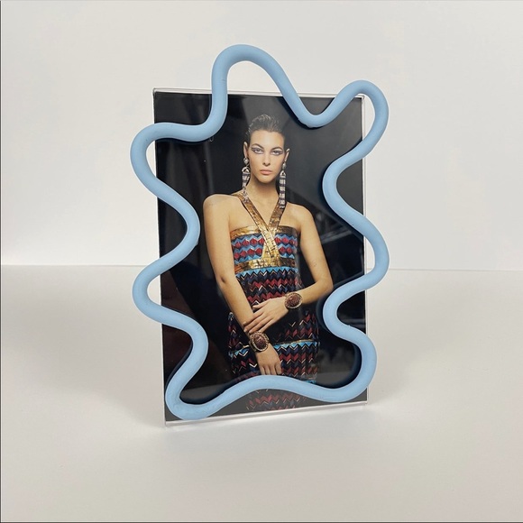 Squiggly Picture Frame - Picture 2 of 4